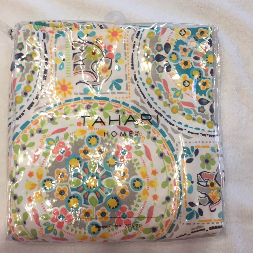 Cynthia Rowley ( shower 🚿 curtain)